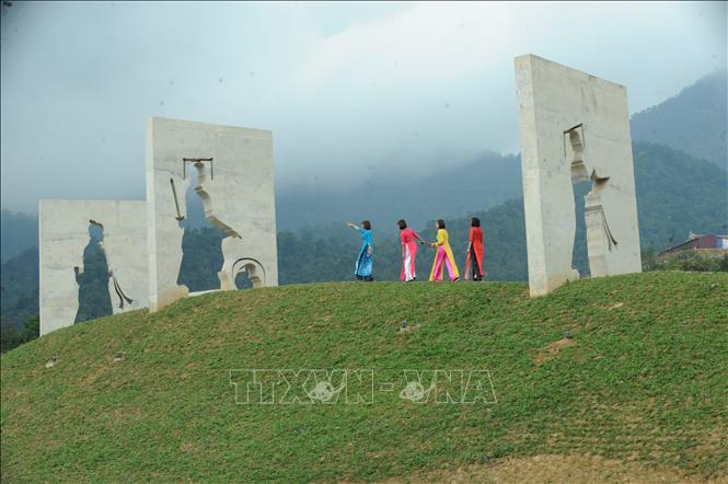 Tái hiện con đường Phật pháp tại Khu du lịch tâm linh – sinh thái Tây Yên Tử. Ảnh: Việt Hùng – TTXVN 
