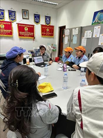 Chi bộ Công ty Pioneer, Đảng ủy KCN Nhật Bản – Hải Phòng tổ chức sinh hoạt định kỳ. Ảnh Tiến Vĩnh  - TTXVN 