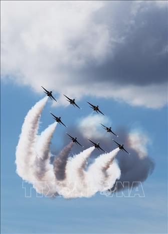 Đội bay biểu diễn Black Eagles của Không quân Hàn Quốc trình diễn tại căn cứ không quân Seoul ở Seongnam ngày 15/10/2025. Ảnh: Yonhap/TTXVN