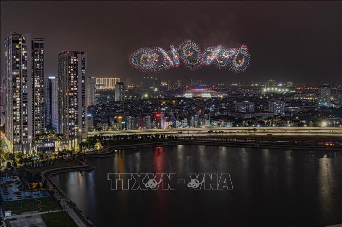 Màn pháo hoa tổng duyệt bắn pháo hoa chào mừng Đại hội đại biểu toàn quốc lần thứ XIV của Đảng. Ảnh: Phạm Tuấn Anh - TTXVN