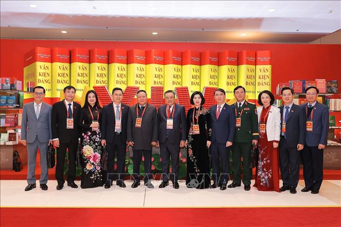 Các đại biểu Đoàn Đảng bộ thành phố Hà Nội dự ngày làm việc chính thức thứ ba Đại hội XIV của Đảng, sáng 22/1. Ảnh: TTXVN