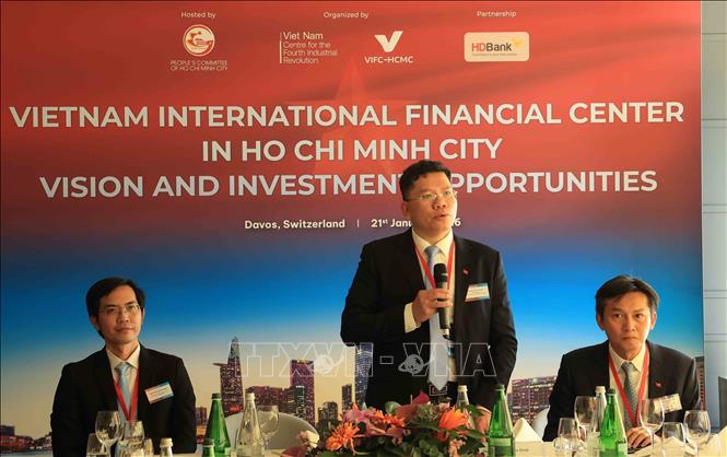 Ông Hoàng Nguyên Dinh, Phó Chủ tịch UBND Thành phố Hồ Chí Minh, phát biểu tại sự kiện. Ảnh: Anh Hiển - PV TTXVN tại Thụy Sĩ 