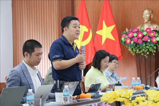 Ông Phạm Thanh Sơn, Tổng Giám đốc Công ty Cổ phần Nhà ga Quốc tế Cam Ranh, phát biểu tại buổi làm việc. Ảnh: Nguyễn Thành – TTXVN