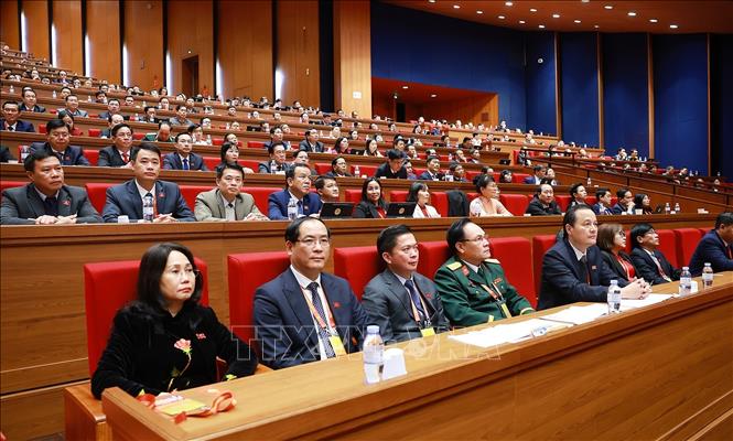 Đoàn đại biểu Đảng bộ tỉnh Lạng Sơn dự phiên thảo luận về công tác nhân sự. Ảnh: TTXVN