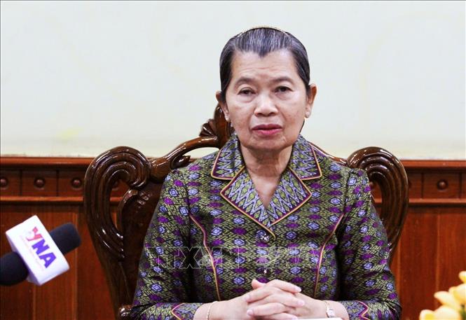 Phó Chủ tịch Đảng Nhân dân Campuchia (CPP) Samdech Kittisangha Bundit Men Sam An trả lời phỏng vấn phóng viên TTXVN thường trú tại Phnom Penh. Ảnh: Quang Anh - PV TTXVN tại Campuchia