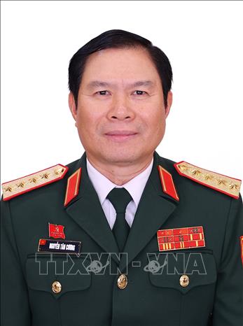 Đồng chí Nguyễn Tân Cương, Ủy viên Trung ương Đảng, Ủy viên Ban Thường vụ Quân ủy Trung ương, Đại tướng, Tổng Tham mưu trưởng Quân đội nhân dân Việt Nam, Thứ trưởng Bộ Quốc phòng. 