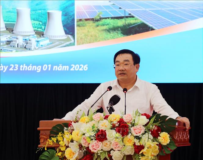 Ông Trịnh Minh Hoàng, Phó Chủ tịch UBND Khánh Hòa phát biểu đề dẫn hội thảo. Ảnh: Công Thử - TTXVN