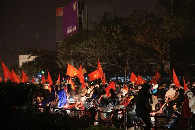 Hàng vạn người đổ ra diễu hành khắp các tuyến phố ăn mừng chiến thắng của U23 Việt Nam. Ảnh: Hoàng Hiếu - TTXVN