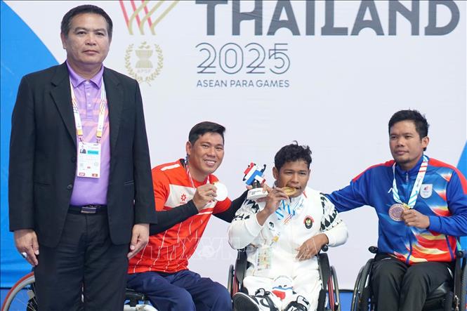 VĐV Võ Thanh Tùng giành HCB 50m bơi tự do nam hạng thương tật S5. Ảnh: TTXVN phát   