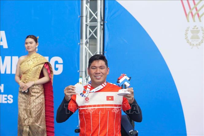 VĐV Võ Thanh Tùng giành HCB 50m bơi tự do nam hạng thương tật S5. Ảnh: TTXVN phát   