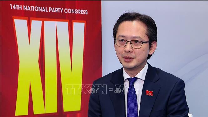 Đại sứ Đỗ Hùng Việt – Trưởng Phái đoàn Thường trực Việt Nam tại Liên hợp quốc trả lời phỏng vấn Thông tấn xã Việt Nam. Ảnh: TTXVN 