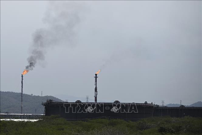 Khu liên hợp công nghiệp hóa dầu ở bang Anzoategui, Venezuela. Ảnh: THX/TTXVN