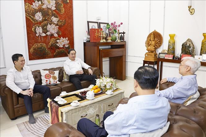 Chủ tịch Quốc hội Trần Thanh Mẫn đến thăm, chúc Tết đồng chí Phan Thanh Bình, nguyên Chủ nhiệm Ủy ban Văn hóa - Thanh thiếu niên - Nhi đồng của Quốc hội. Ảnh: Doãn Tấn - TTXVN