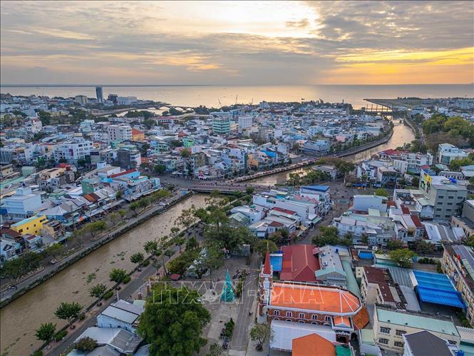 Phường Rạch Giá có diện tích 45,52 km2, dân số 250.661 người, thành lập trên cơ sở nhập 9 phường cũ (phường Vĩnh Quang, Vĩnh Thanh, Vĩnh Thanh Vân, Vĩnh Lạc, An Hòa, Vĩnh Hiệp, An Bình, Rạch Sỏi và Vĩnh Lợi). Ảnh: Khánh Hoà – TTXVN 

