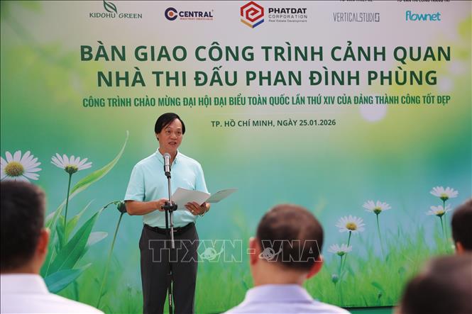 Đại diện đơn vị thực hiện công trình, ông Bùi Quang Anh Vũ, Tổng Giám đốc Công ty CP Phát triển Bất động sản Phát Đạt, phát biểu tại buổi lễ. Ảnh: Hồng Đạt - TTXVN
