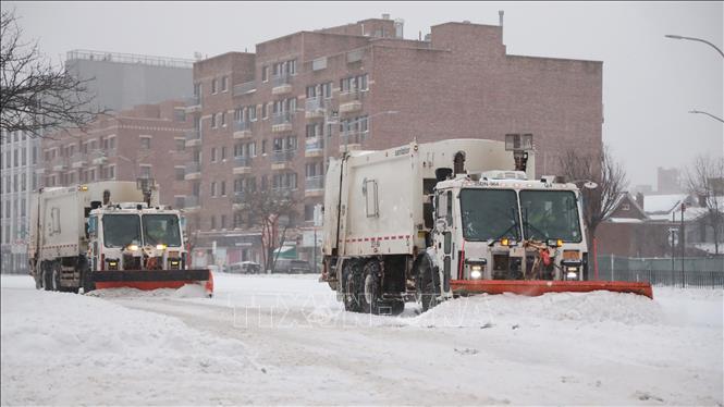 Các xe cào tuyết và rải muối hoạt động hết công suất. Ảnh: Thanh Tuấn - Phóng viên TTXVN tại Mỹ