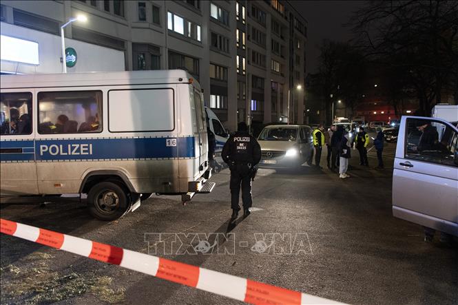 Cảnh sát phong tỏa hiện trường vụ xả súng ở Berlin, Đức, ngày 25/1/2026. Ảnh: THX/TTXVN
