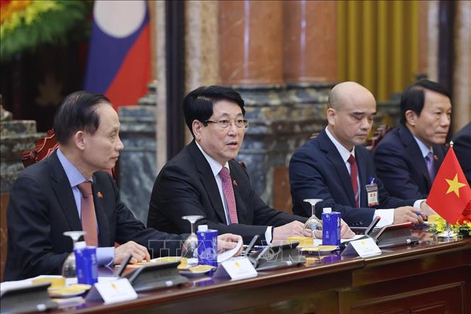 Chủ tịch nước Lương Cường và đoàn Việt Nam tại cuộc hội đàm với Tổng Bí thư, Chủ tịch nước Lào Thongloun Sisoulith. Ảnh: Lâm Khánh – TTXVN