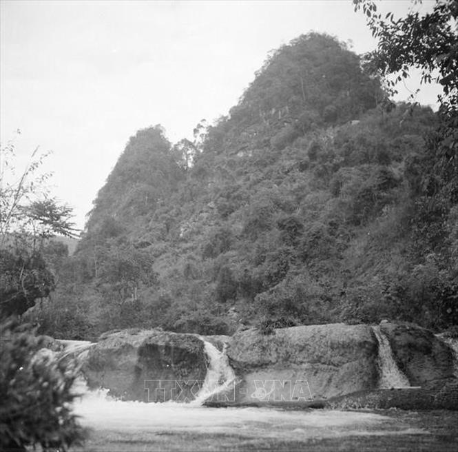 Một phần trong an toàn khu căn cứ cách mạng ở Cao Bằng, nơi có hang Pác Bó là nơi ở và làm việc của Chủ tịch Hồ Chí Minh. Ảnh: TTXVN