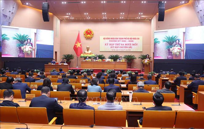 Chủ tịch HĐND Thành phố Phùng Thị Hồng Hà phát biểu khai mạc kỳ họp. Ảnh: Văn Điệp – TTXVN