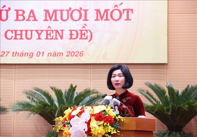 Chủ tịch HĐND Thành phố Phùng Thị Hồng Hà phát biểu khai mạc kỳ họp. Ảnh: Văn Điệp – TTXVN