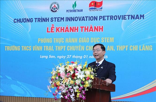 Phó Bí thư Đảng ủy Tập đoàn Công nghiệp – Năng lượng Quốc gia Việt Nam Trần Quang Dũng phát biểu tại Lễ khành thành. Ảnh: Anh Tuấn – TTXVN