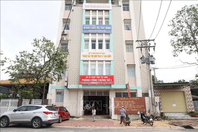 Trung tâm TGPL nhà nước tỉnh Tây Ninh nơi nhiều người yếu thế lui đến nhờ trợ giúp. Ảnh: Thanh Tân - TTXVN