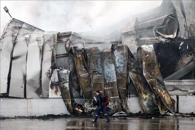 Hiện trường vụ cháy nổ tại nhà máy sản xuất bánh quy ở Trikala, Hy Lạp, ngày 26/1/2026. Ảnh: THX/TTXVN