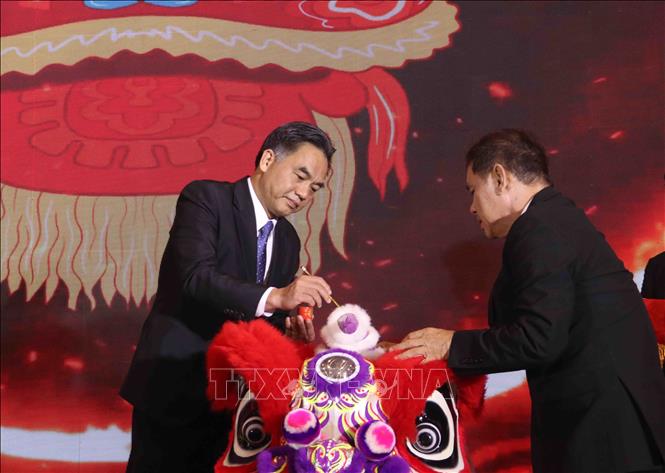 Ổng Nguyễn Lộc Hà, Phó Chủ tịch Thường trực UBND Thành phố Hồ Chí Minh thực hiện nghi thức 