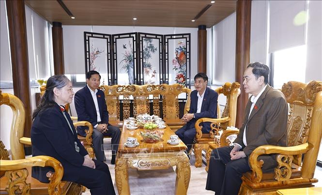 Chủ tịch Quốc hội Trần Thanh Mẫn thăm gia đình và dâng hương tưởng nhớ cố Tổng Bí thư, Chủ tịch Quốc hội Nguyễn Phú Trọng. Ảnh: Doãn Tấn – TTXVN