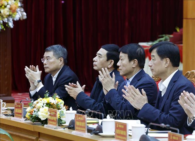 Đại biểu các bộ, ngành Trung ương dự buổi làm việc với Ban Chấp hành Đảng bộ tỉnh Cao Bằng. Ảnh: Thống Nhất -TTXVN