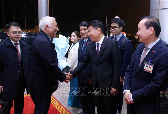 Lễ đón Chủ tịch Hội đồng châu Âu António Costa tại sân bay quốc tế Nội Bài, Hà Nội. Ảnh: Phạm Kiên – TTXVN