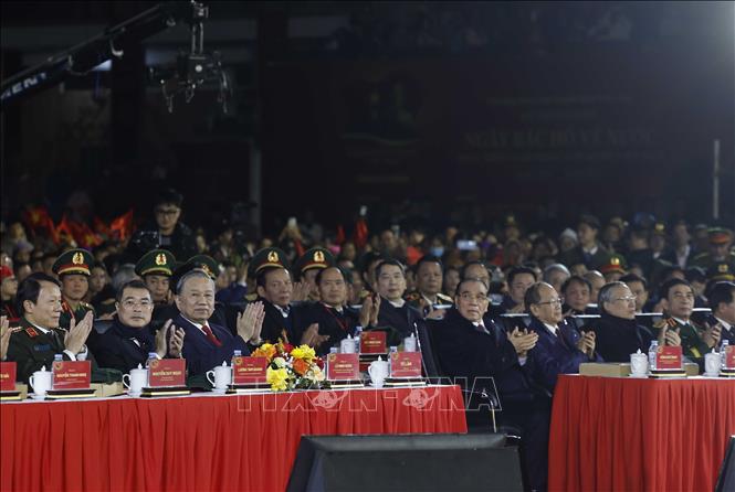 Tổng Bí thư Tô Lâm, các đồng chí lãnh đạo, nguyên lãnh đạo Đảng, Nhà nước dự Cầu truyền hình 