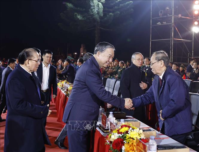Tổng Bí thư Tô Lâm, các đồng chí lãnh đạo, nguyên lãnh đạo Đảng, Nhà nước dự Cầu truyền hình 