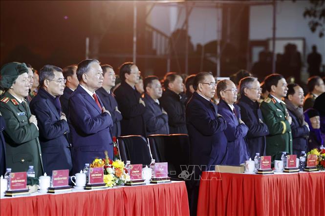 Tổng Bí thư Tô Lâm và các đại biểu tưởng nhớ Chủ tịch Hồ Chí Minh. Ảnh: Thống Nhất - TTXVN