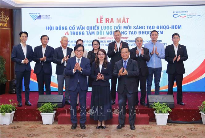 Ra mắt Hội đồng Cố vấn chiến lược đổi mới sáng tạo Đại học Quốc gia Thành phố Hồ Chí Minh (SACSTI). Ảnh: Thu Hoài - TTXVN