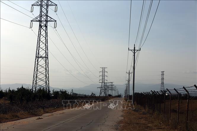 Trang trại điện gió và điện mặt trời của Trung Nam Group tại Thuận Nam, tỉnh Khánh Hòa. Ảnh: Đặng Tuấn - TTXVN 