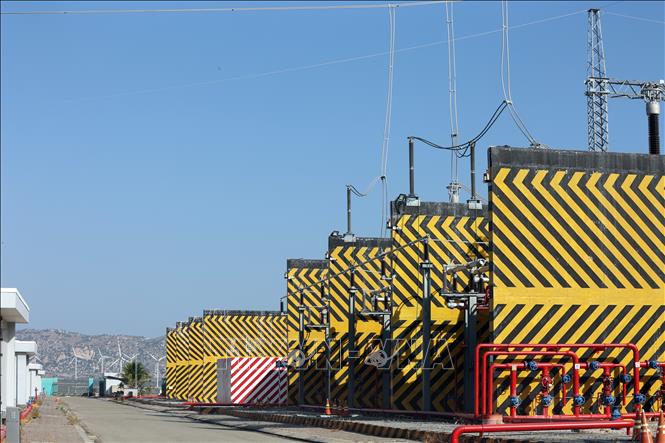 Trang trại điện gió và điện mặt trời của Trung Nam Group tại Thuận Nam, tỉnh Khánh Hòa.  Ảnh: Đặng Tuấn - TTXVN