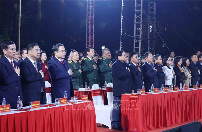 Prime Minister Pham Minh Chinh and National Assembly Chairman Tran Thanh Man among others attend the programme in Hanoi, where President Ho devotes his life and now rests. VNA Photo