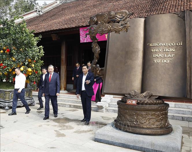 Tổng Bí thư Tô Lâm tại Khu Di tích quốc gia đặc biệt Kim Liên, tỉnh Nghệ An. Ảnh: Thống Nhất - TTXVN