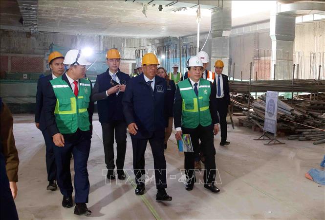Chủ tịch Hội đồng châu Âu António Costa thăm dự án metro tuyến số 3. Ảnh: Phạm Kiên - TTXVN