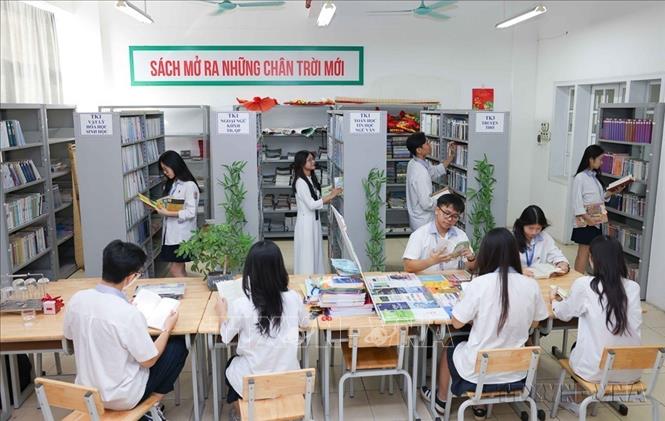 Hà Nội có hơn 1.100 thư viện và nhiều không gian sinh hoạt văn hóa, giáo dục trong cộng đồng. Trong ảnh: Thư viện của trường THPT Kim Liên. Ảnh: Thanh Tùng - TTXVN