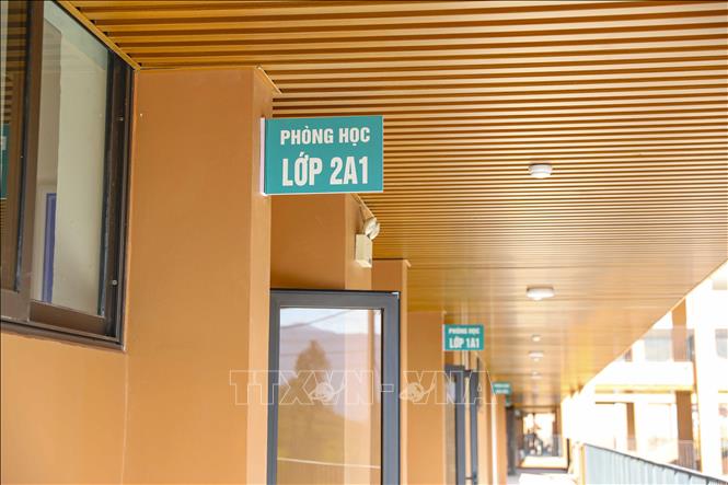 Hệ thống phòng lớp học khang trang, đồng bộ. Ảnh: Xuân Tư - TTXVN