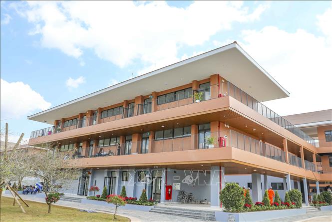 Những dãy nhà lớp học khang trang, hiện đại. Ảnh: Xuân Tư - TTXVN