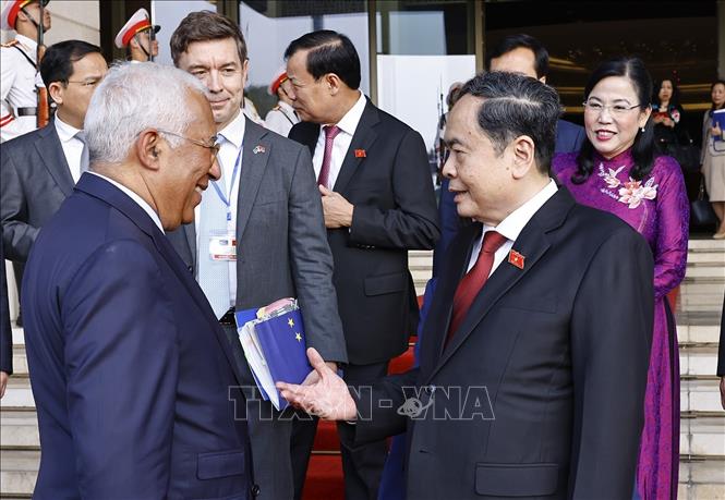 Chủ tịch Quốc hội Trần Thanh Mẫn hội kiến Chủ tịch Hội đồng châu Âu António Costa. Ảnh: Doãn Tấn - TTXVN