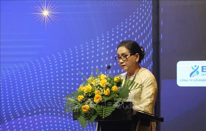 Bà Tạ Thị Thu, Chủ tịch Hội Nữ doanh nhân thành phố Cần Thơ phát biểu. Ảnh: Nguyễn Hằng - TTXVN