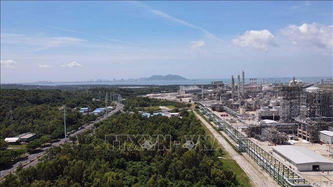 Nhà máy Hóa dầu Long Sơn. Ảnh: Đoàn Mạnh Dương-TTXVN