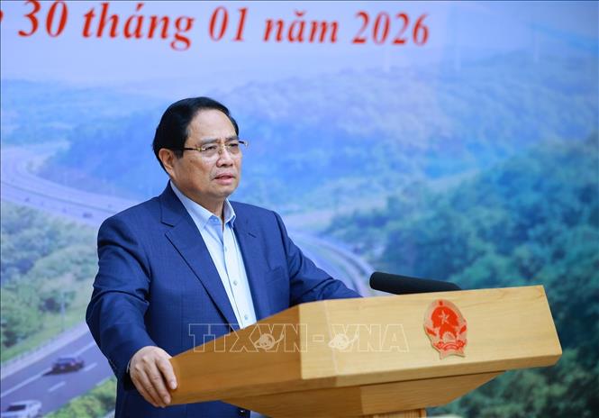 Thủ tướng Phạm Minh Chính chủ trì Phiên họp thứ 23 của BCĐ các công trình, dự án quan trọng quốc gia, trọng điểm ngành giao thông vận tải. Ảnh: Dương Giang - TTXVN
