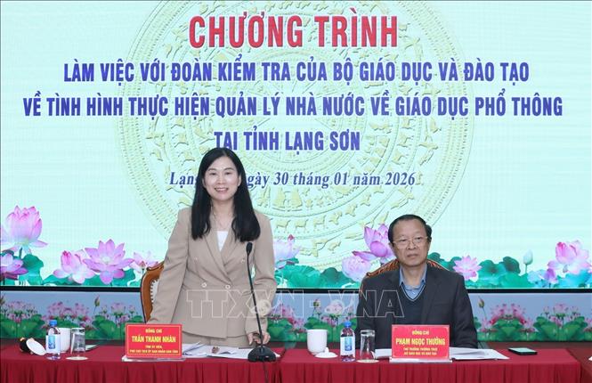 Phó Chủ tịch UBND tỉnh Lạng Sơn Trần Thanh Nhàn phát biểu tại buổi làm việc. Ảnh: Anh Tuấn – TTXVN