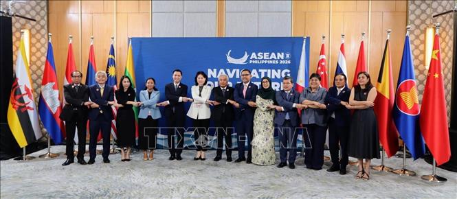 Thứ trưởng Bộ Ngoại giao Đặng Hoàng Giang (thứ 5 từ trái sang), Trưởng SOM ASEAN - Việt Nam với trưởng đoản các nước tham dự Hội nghị. Ảnh: Việt Dũng - TTXVN